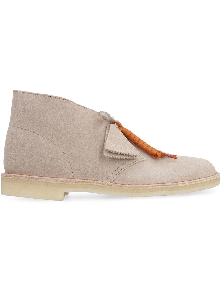 클락스 SS22 Suede desert boots 26155527_SANDSUEDE