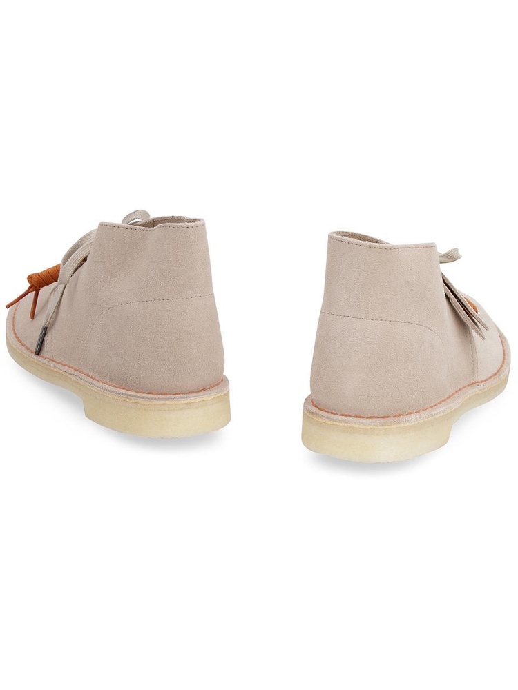 클락스 SS22 Suede desert boots 26155527_SANDSUEDE