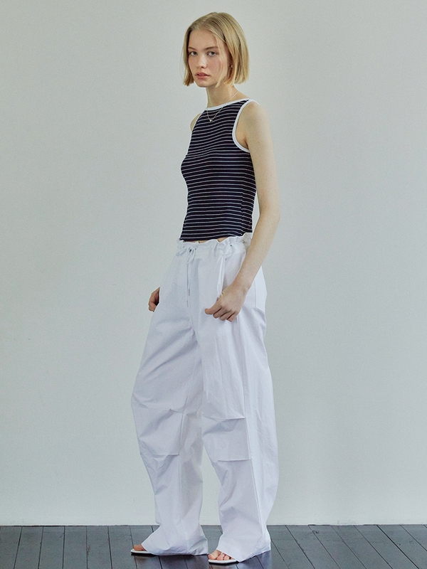 BACK PLEATS STRING PANTS / WHITE