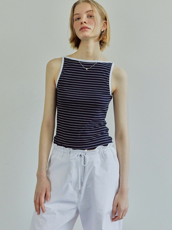 BACK PLEATS STRING PANTS / WHITE