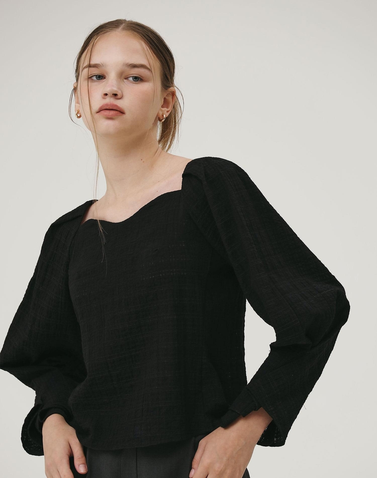 SLEEVE NECK POINT BLOUSE BLACK