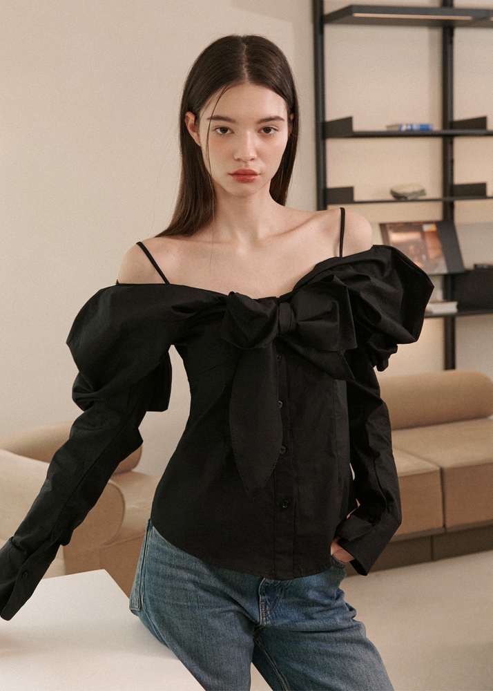 Nala Ribbon Off-shoulder Blouse [Black]