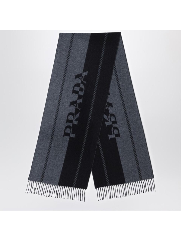 프라다 FW24 Prada Slate/black wool scarf with jacquard logo 2FS0572FK3