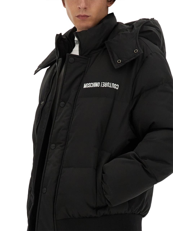 모스키노 FW24 DOWN JACKET WITH LOGO 06267017_1555