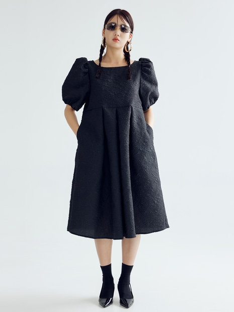 IRIS VOLUME PUFF MIDI DRESS - BLACK