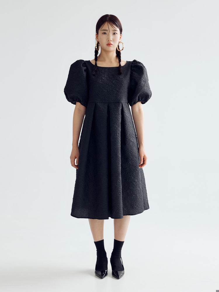 IRIS VOLUME PUFF MIDI DRESS - BLACK