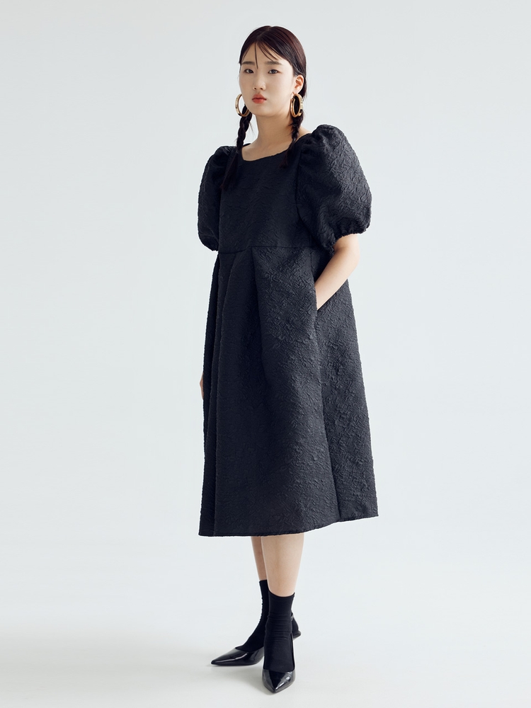 IRIS VOLUME PUFF MIDI DRESS - BLACK