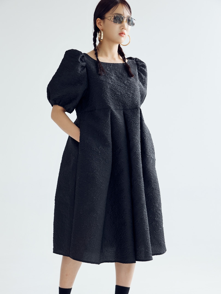 IRIS VOLUME PUFF MIDI DRESS - BLACK