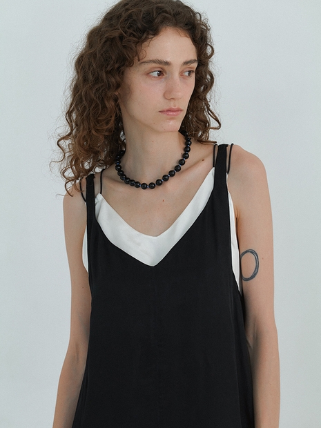 semi bold onyx necklace