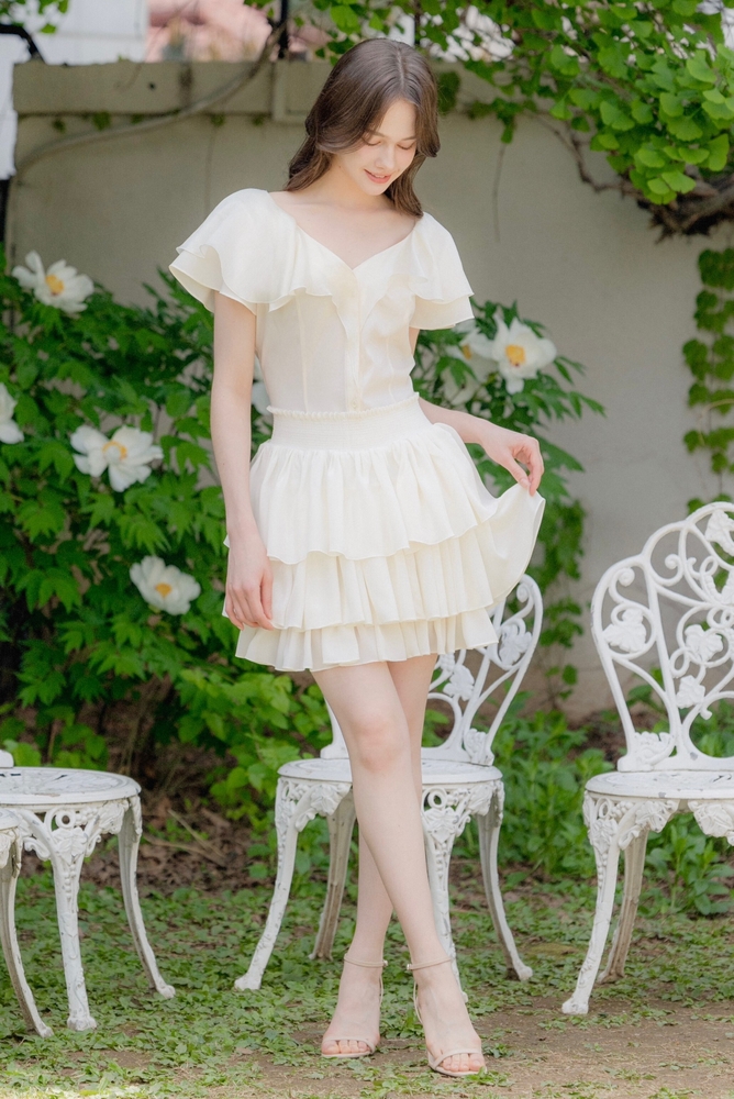 Ruffle Heart-neck Blouse / Ivory(3color)