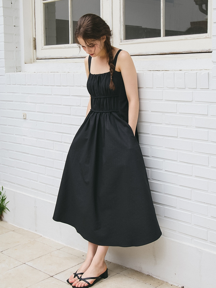 SEERSUCKER SHIRRING ONEPIECE_BLACK