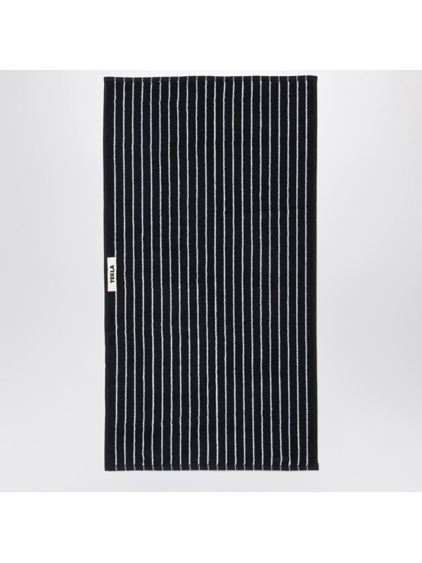 테클라 FW24 Tekla Black bath towel with white stripes 50x90 TT-BLST50X90CO