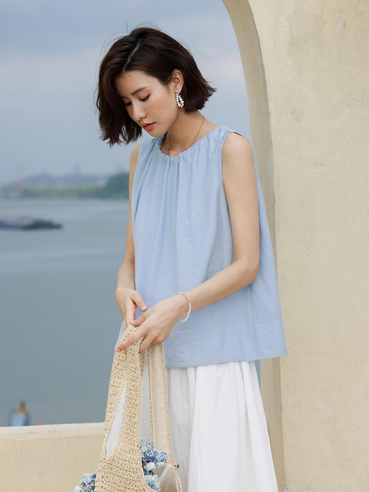 LS_Blue wide sleeveless top