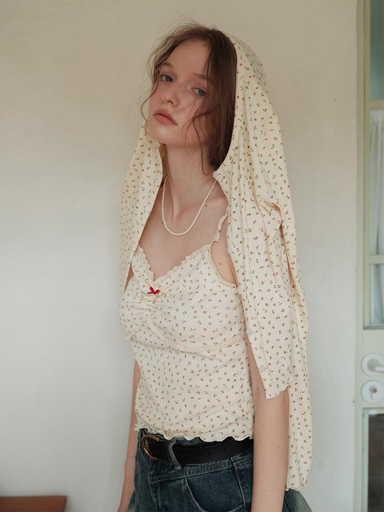 Cest_Creamy floral camisole