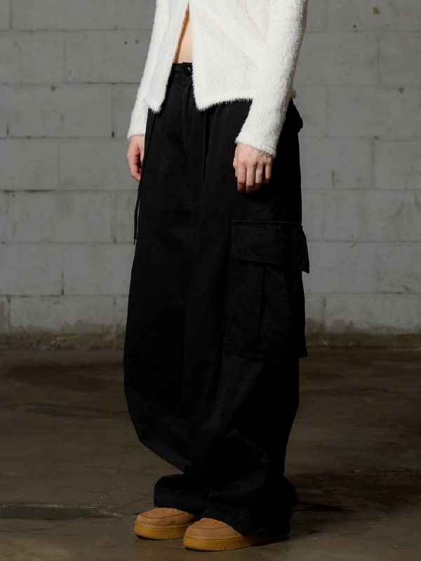 ARO WIDE CAGO PANTS - BLACK