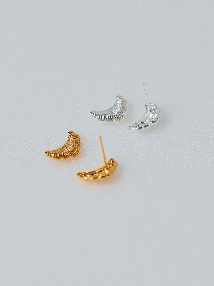 LB_Croissant earring_GOLD