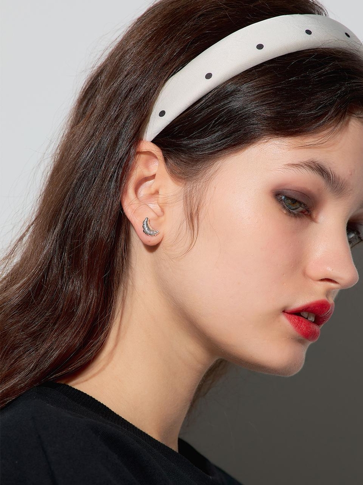 LB_Croissant earring_SILVER