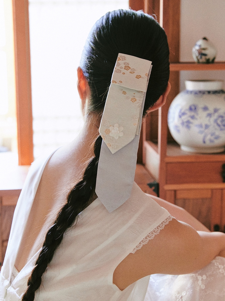 Bridal Daeng Gi Hairpin_white