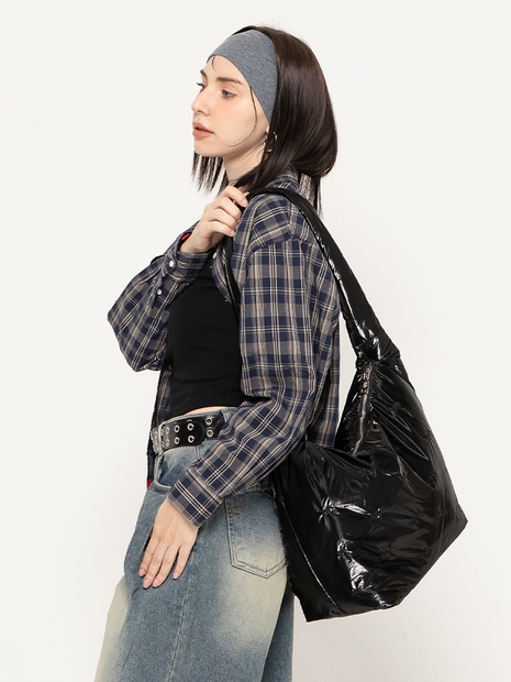 ［24FW］LKET QUILTING OVERSIZE CROSS BAG BLACK