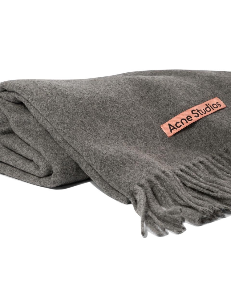 아크네 스튜디오 FW24 Fringed cashmere scarf CA0156990 Grey