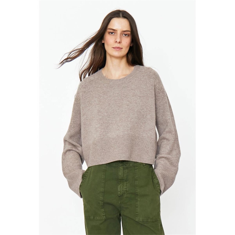 KULE 큘 THE CLEO CROPPED SWEATER - WHEAT