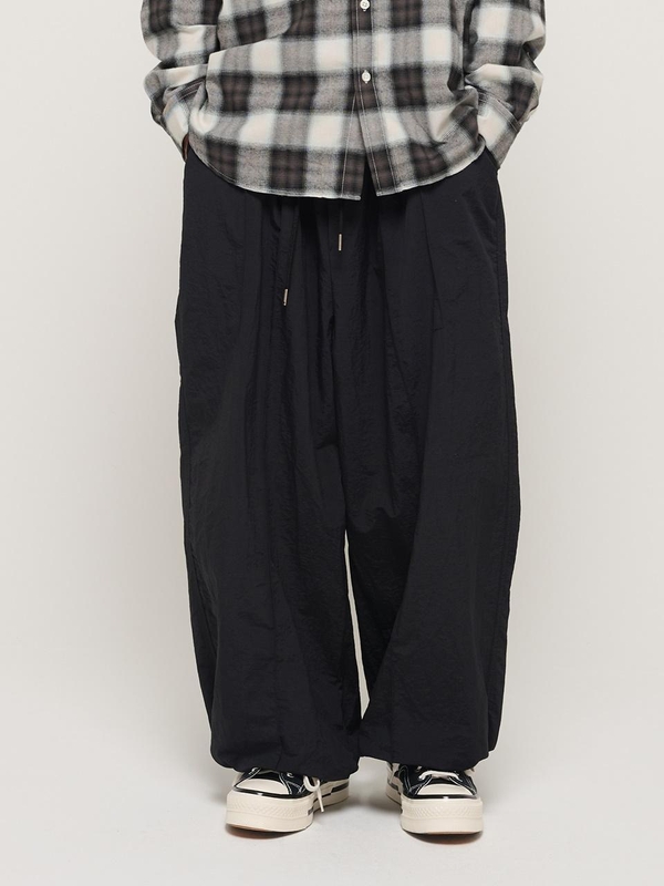 WIND PIN TUCK WIDE STRING PANTS (BLACK)