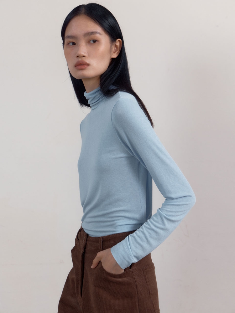 [5차] Soft Slim Turtle-neck Top (Sky Blue)