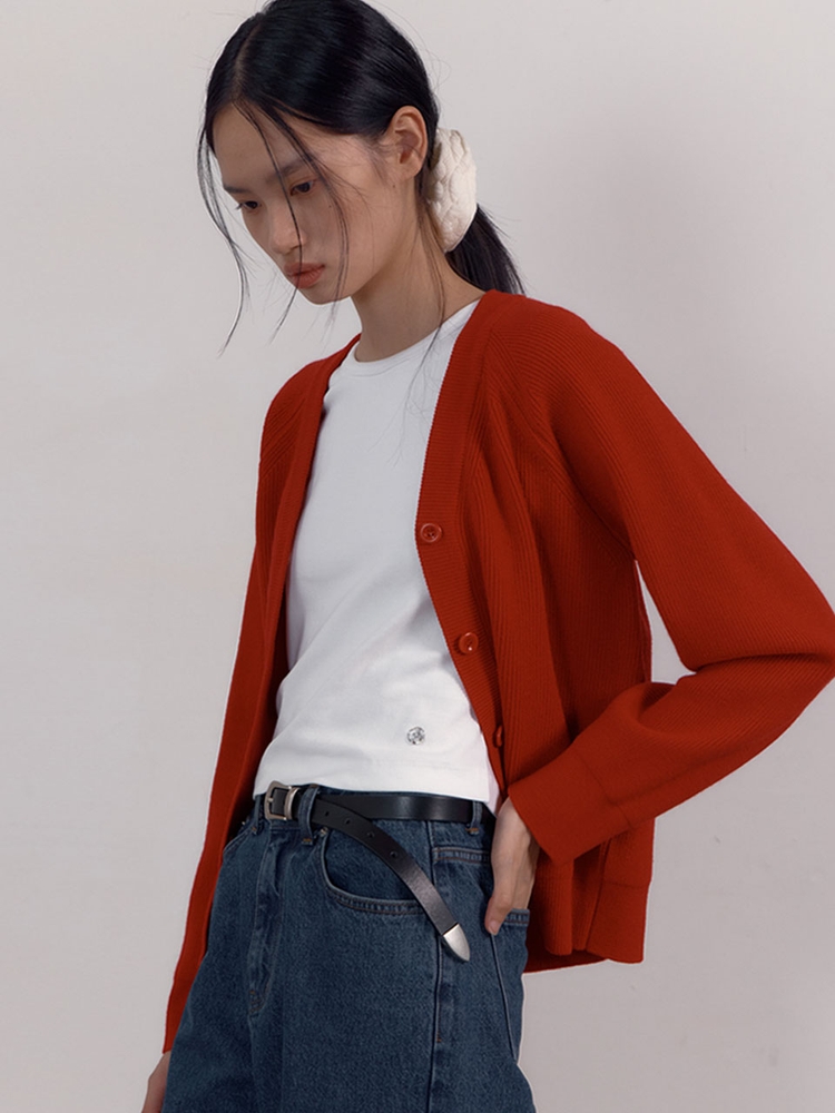 Essential V-neck Cardigan (Red)