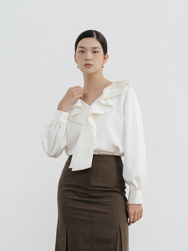 Ivory Flared Collar Blouse