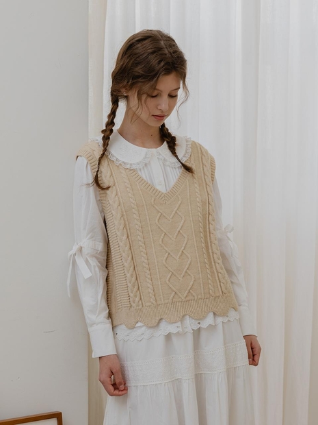 DD_Heart cable knit vest