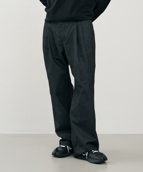 [Non fade] Straight wide two tuck banding denim pants [BLACK]