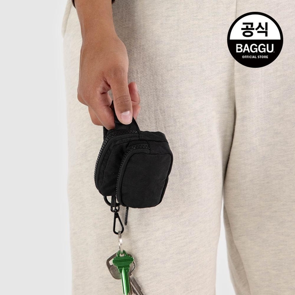 BAGGU 바쿠 키링 패니 팩 참 블랙