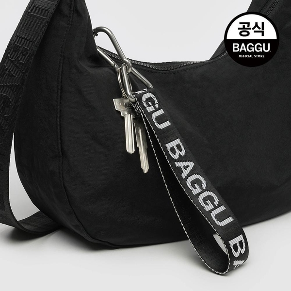 BAGGU 바쿠 로고 키체인 블랙 앤 화이트