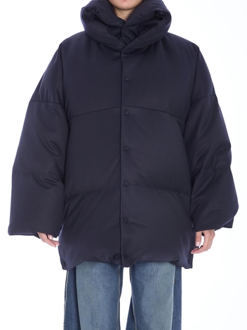 알라이아 FW24 Oversized puffer jacket AA9M03646T687_542 BLUE