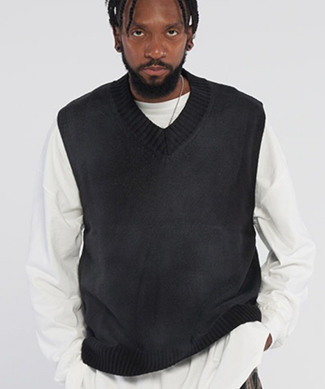 Dirty Spray V-Neck Vest_Black