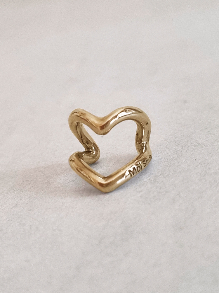 Cubic Heart Earcuff