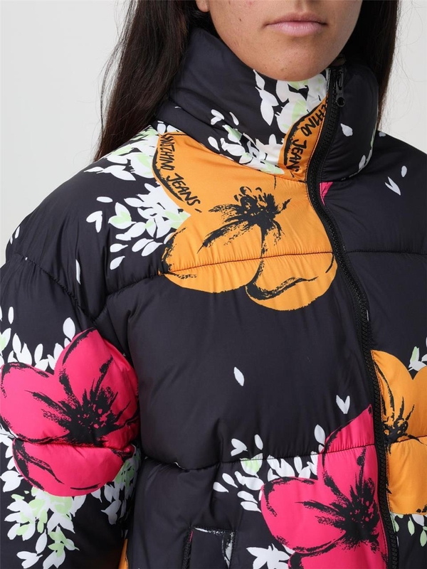 모스키노 FW24 Moschino Jeans Floral Padded Down Jacket 06118735 2555 Black