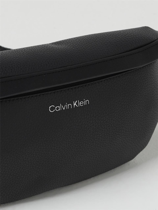 캘빈 클라인 FW24 Calvin Klein Recycled Grain Faux Leather Bum Bag K50K512202BEH Black