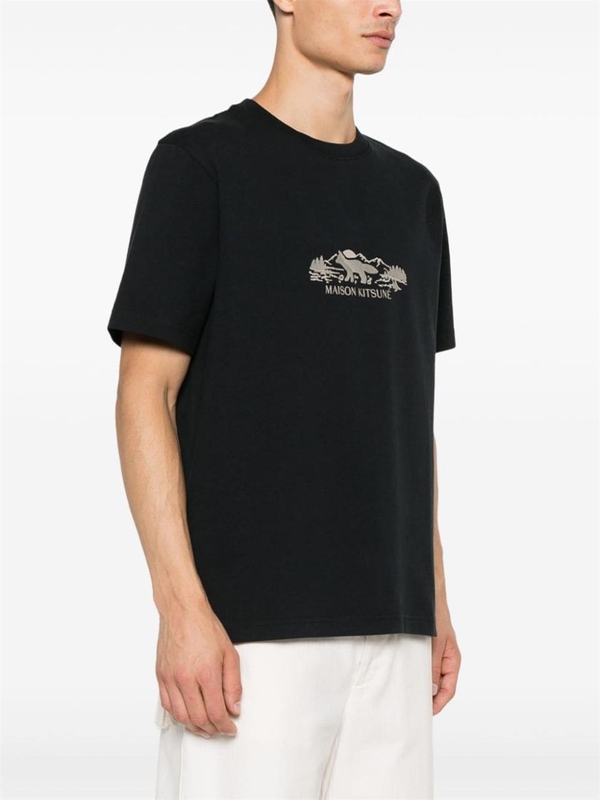 메종키츠네 FW24 MAISON KITSUNE T-shirts and Polos Black NM00112KJ0118P199 Black