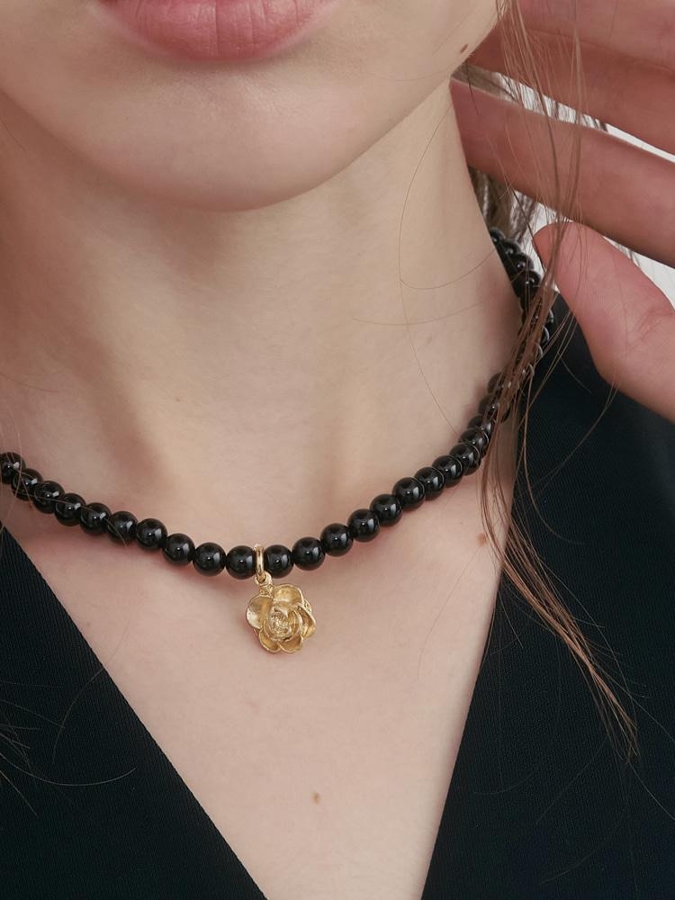 Natural Stone Black Onyx Rose Necklace