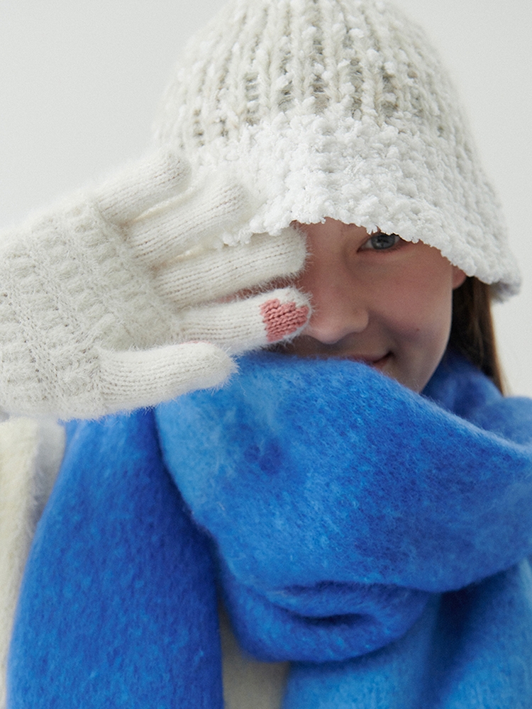 Snow Blossom Bucket Hat