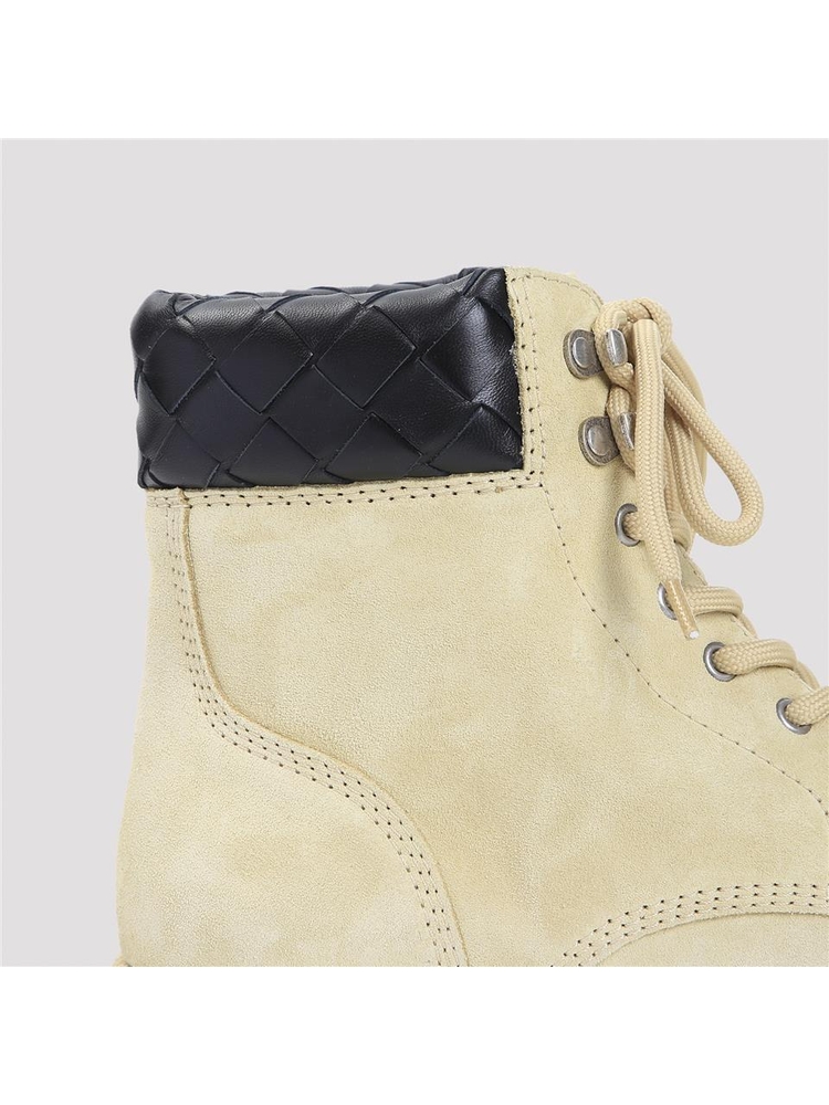 보테가베네타 FW24 Bottega Veneta Lace-Up Haddock Ankle Boots 806864.V4PR1 Nude & Neutrals