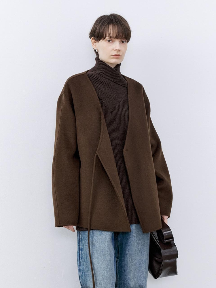 TG_String v-neck wool coat