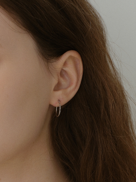 [White gold] Cutting Hoop Earrings (S)