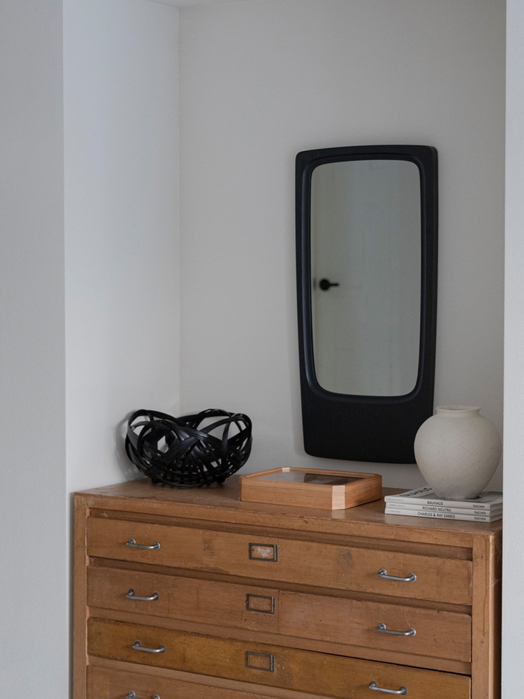 Edge Mirror-Black (Small)