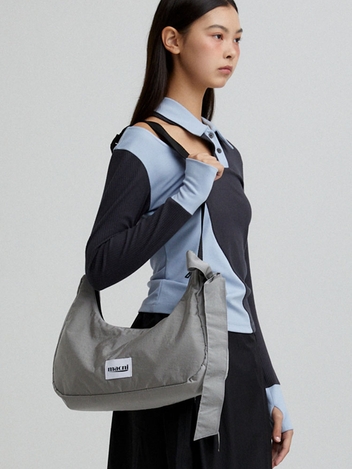 RIBBON CRESCENT CROSS BAG_GREY