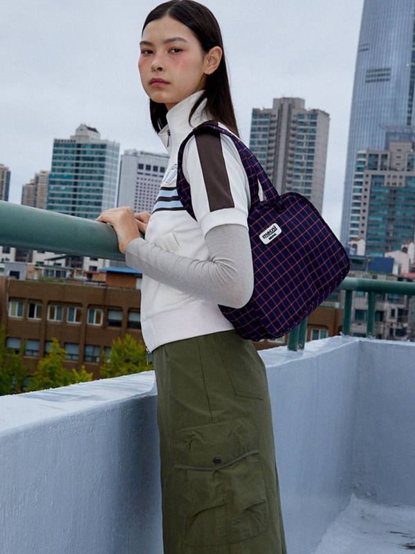 CHECKER SQUARE SHOULDER BAG_NAVY CHECK