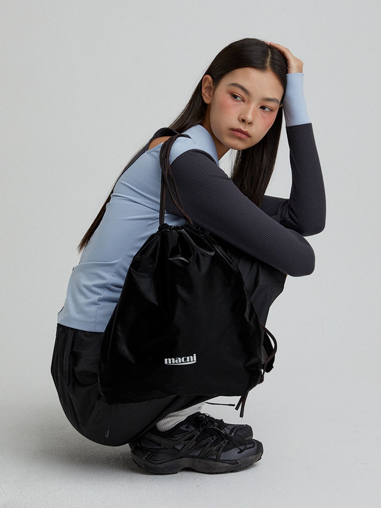 DRAWSTRING GLOSSY BACKPACK_BLACK