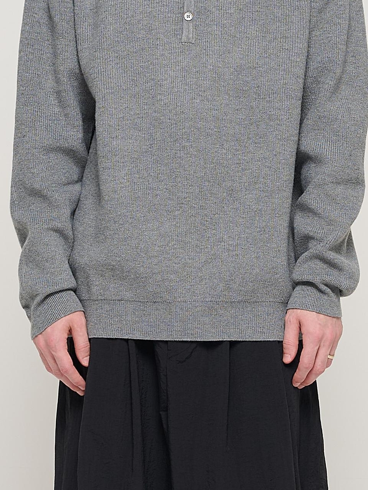 CASH HENLEY NECK SEMI-OVER SOFT KNIT (GRAY)