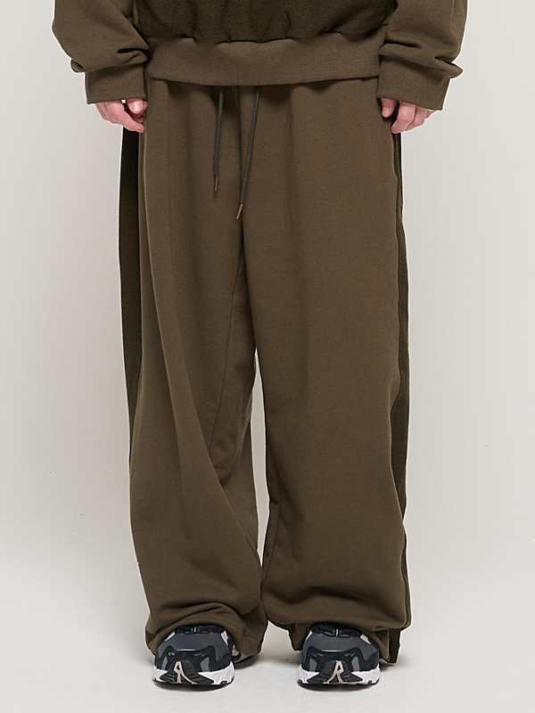 Y2K STYLE BASIC OVERSIZED SWEAT PANTS (KHAKI)